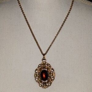 Vintages 70s Avon costume statement necklace EUC
